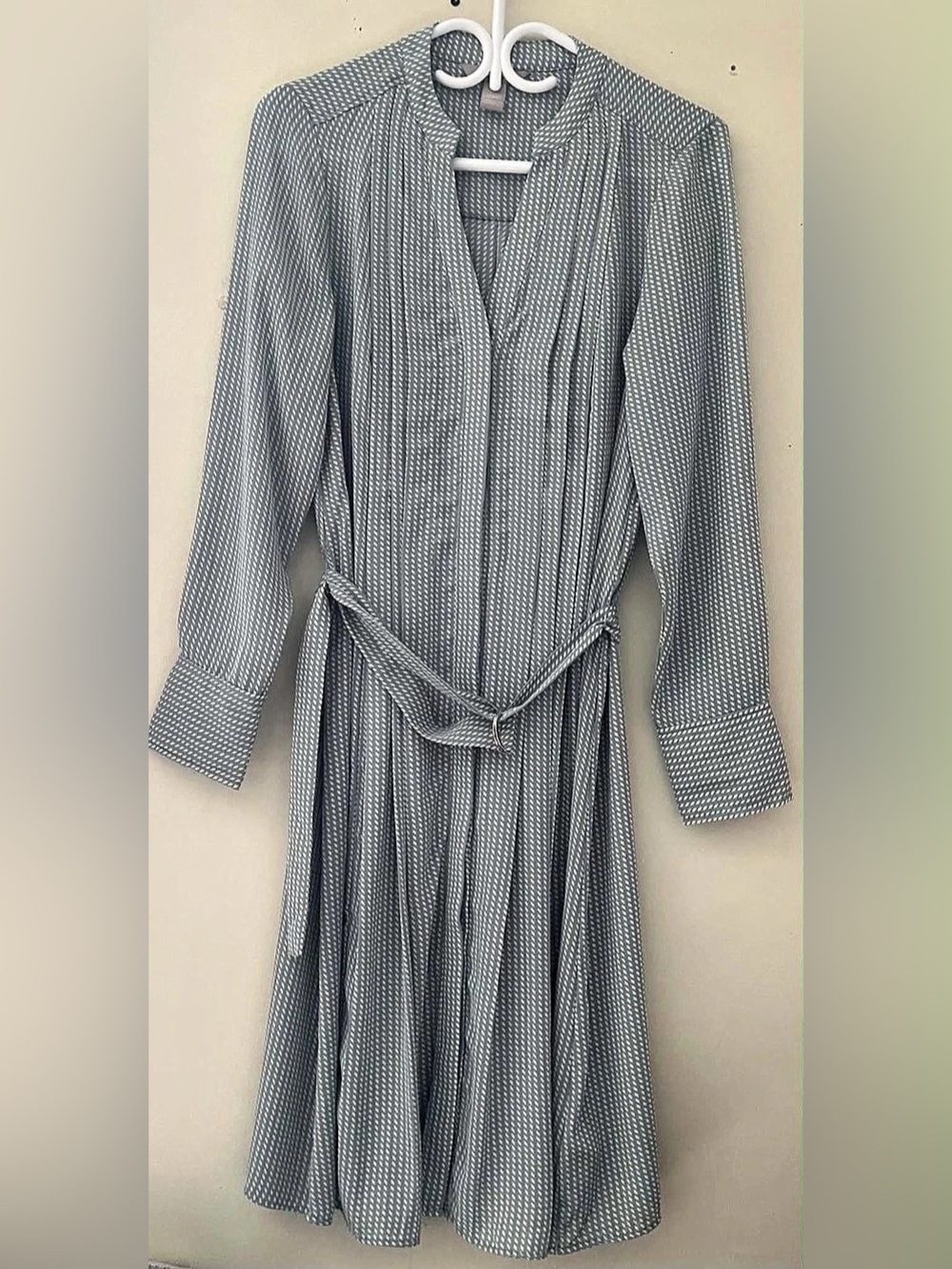 H&Medium Geometric Midi Dress Size Medium